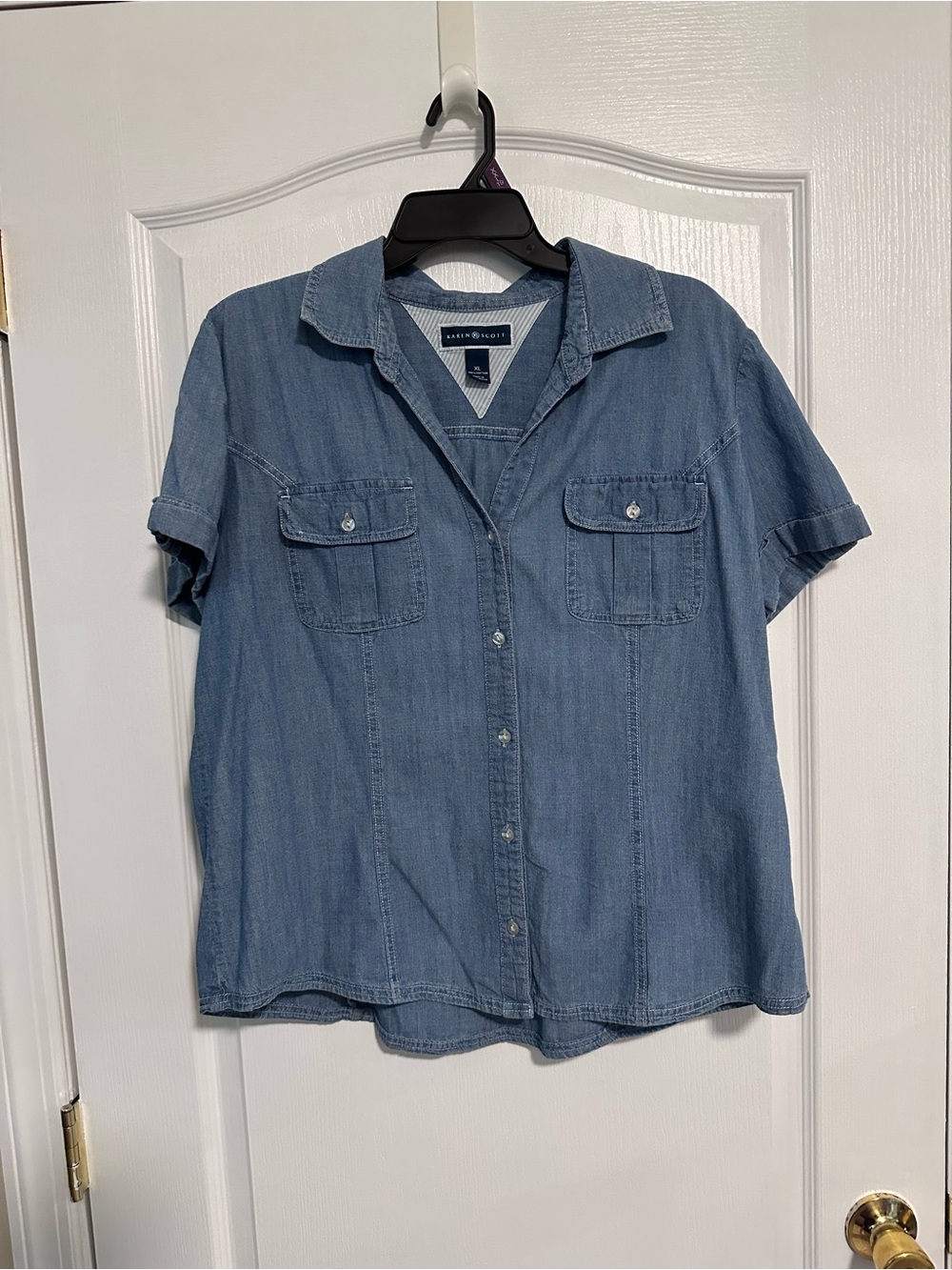 💙 Karen Scott XL Chambray Button Front Top ✨ Denim Look